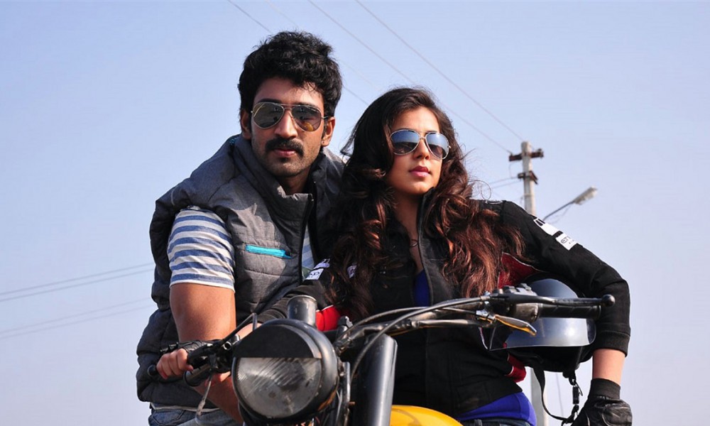 Yaagavarayinum Naa Kaakka.jpg